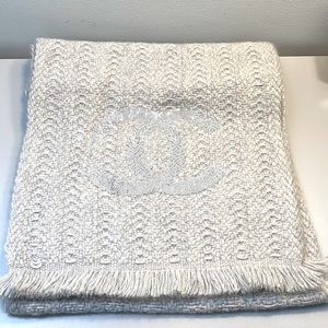 CHANEL Cream Knit Scarf